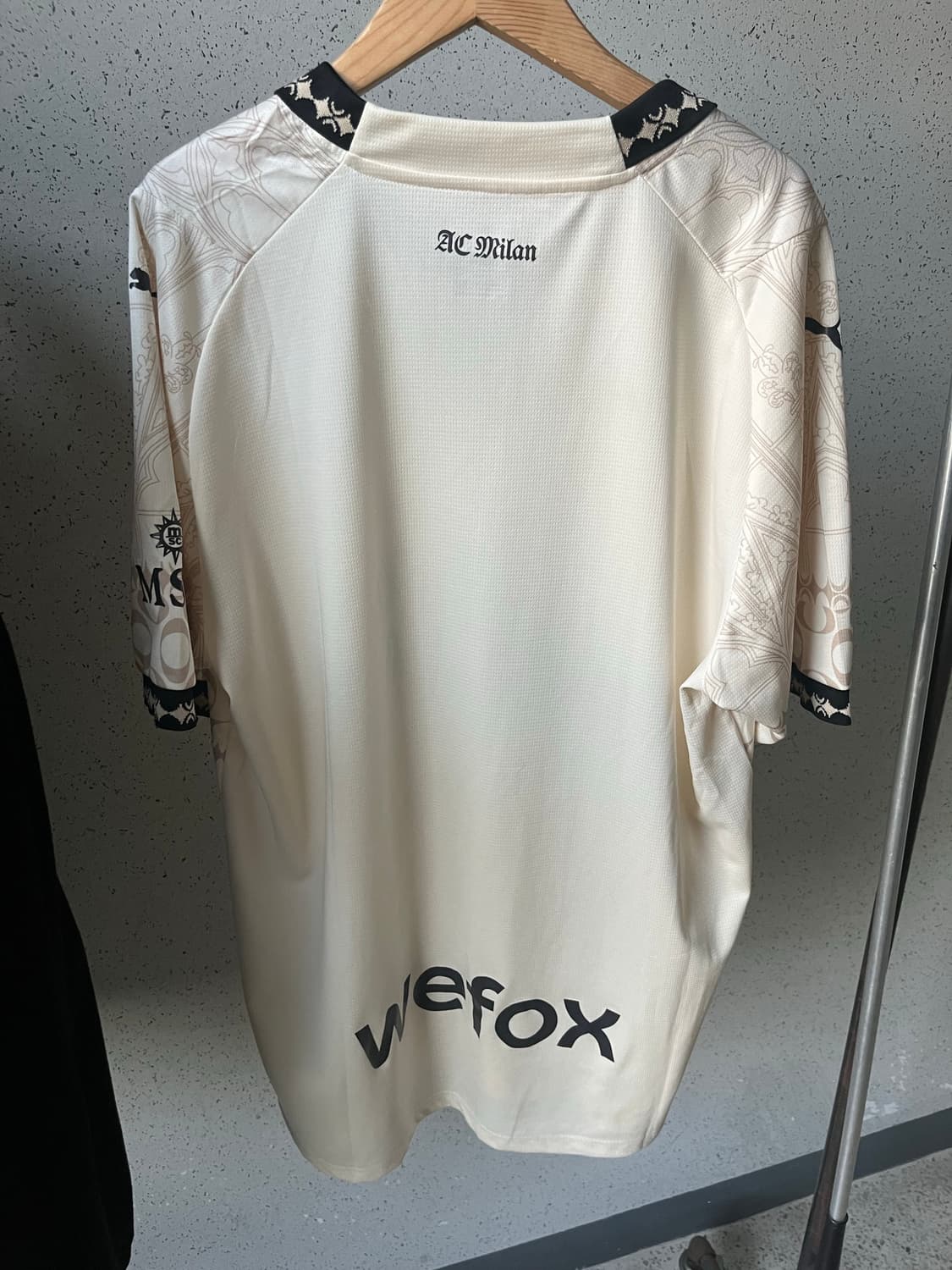 푸마x플래져스 콜라보 AC밀란 23/24 어센틱 져지 상품이미지2