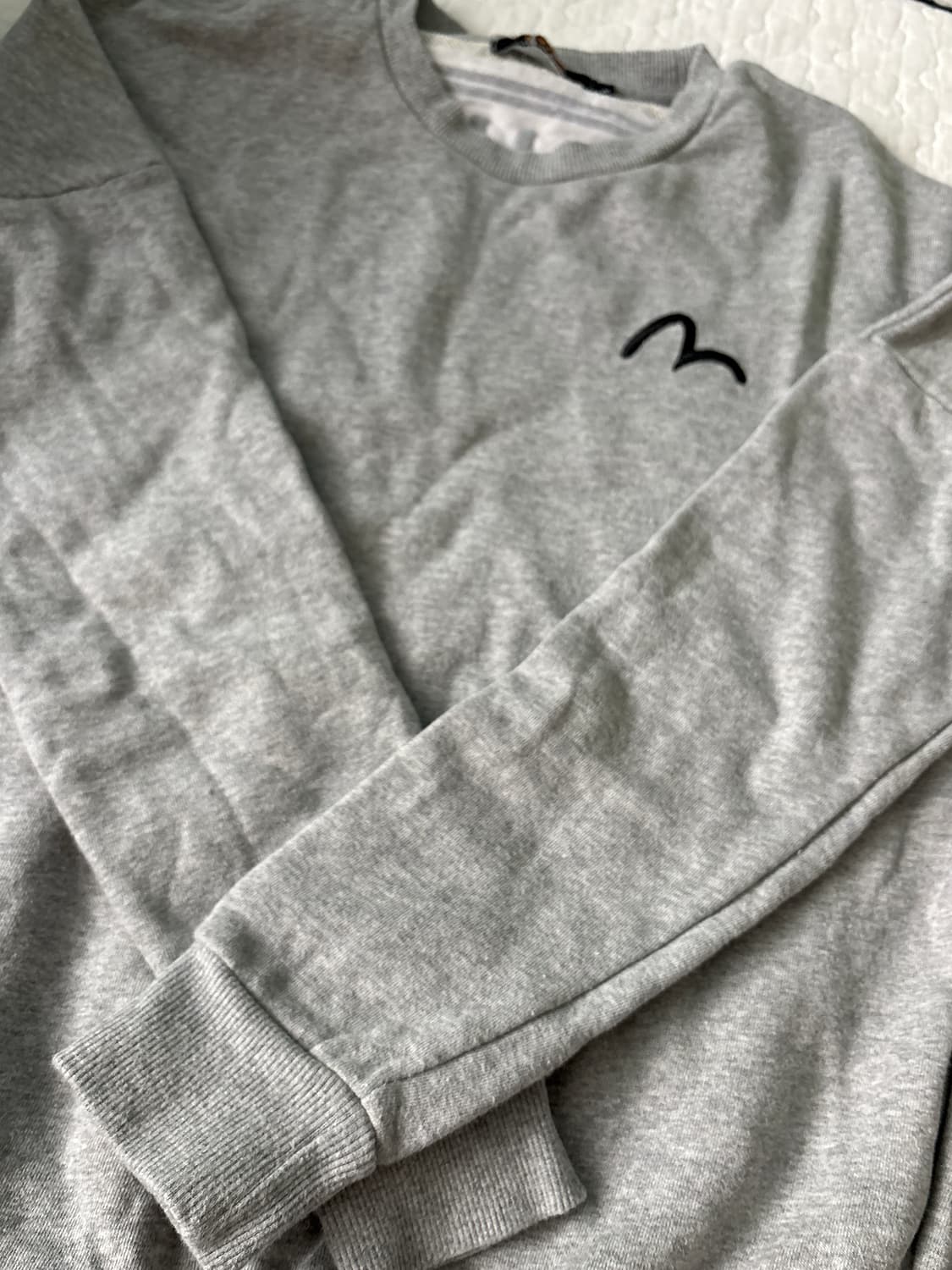 에비수 그레이 맨투맨 상품이미지1