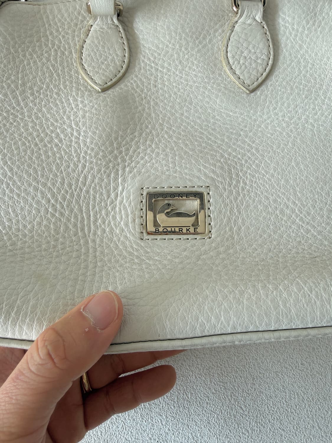 두니앤버크(Dooney & Bourke) 레더 토트 크로스백 상품이미지4