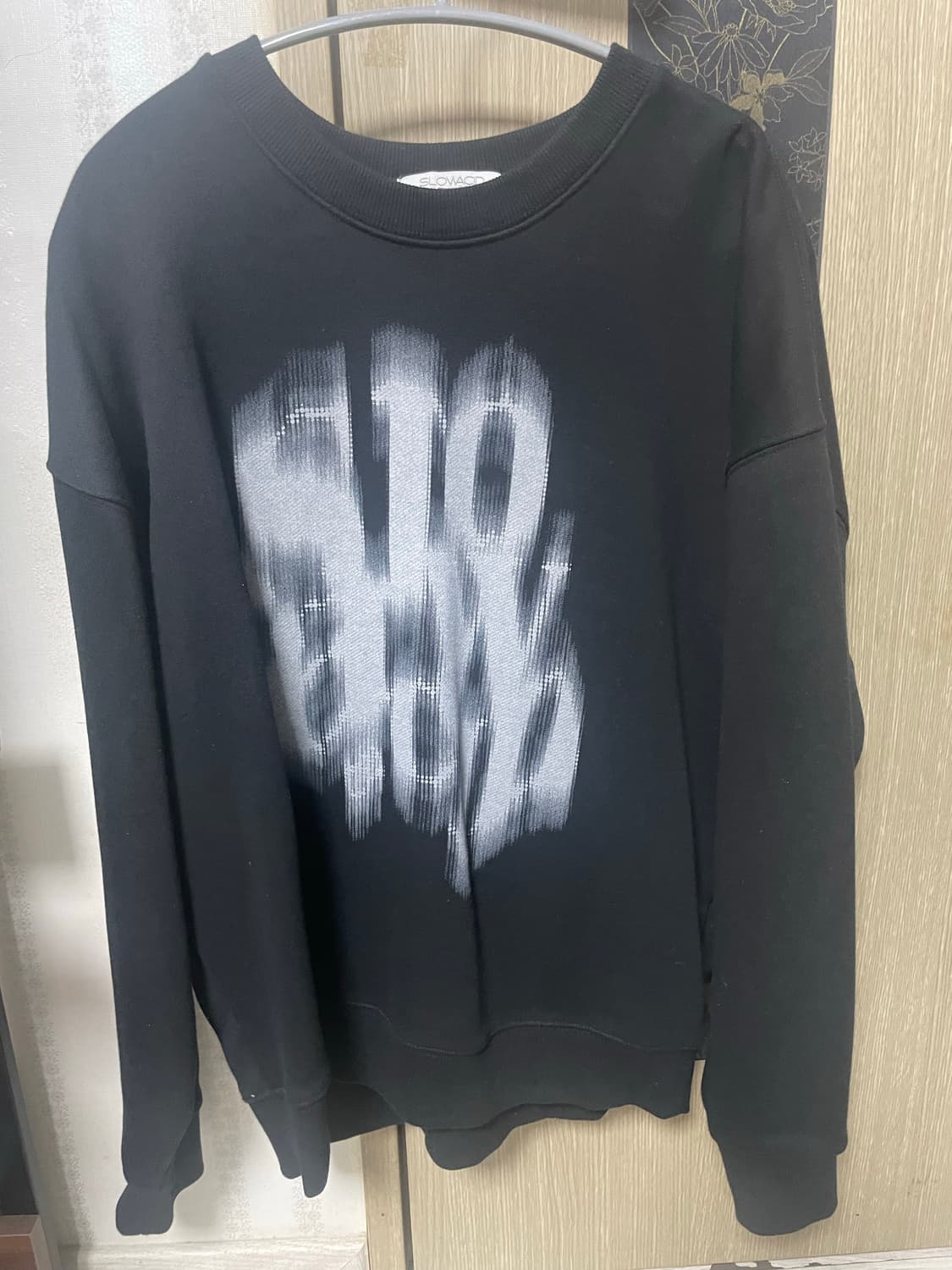 슬로우애시드 블러리 로고 스웨트 셔츠 [블랙] (맨투맨) 상품이미지2