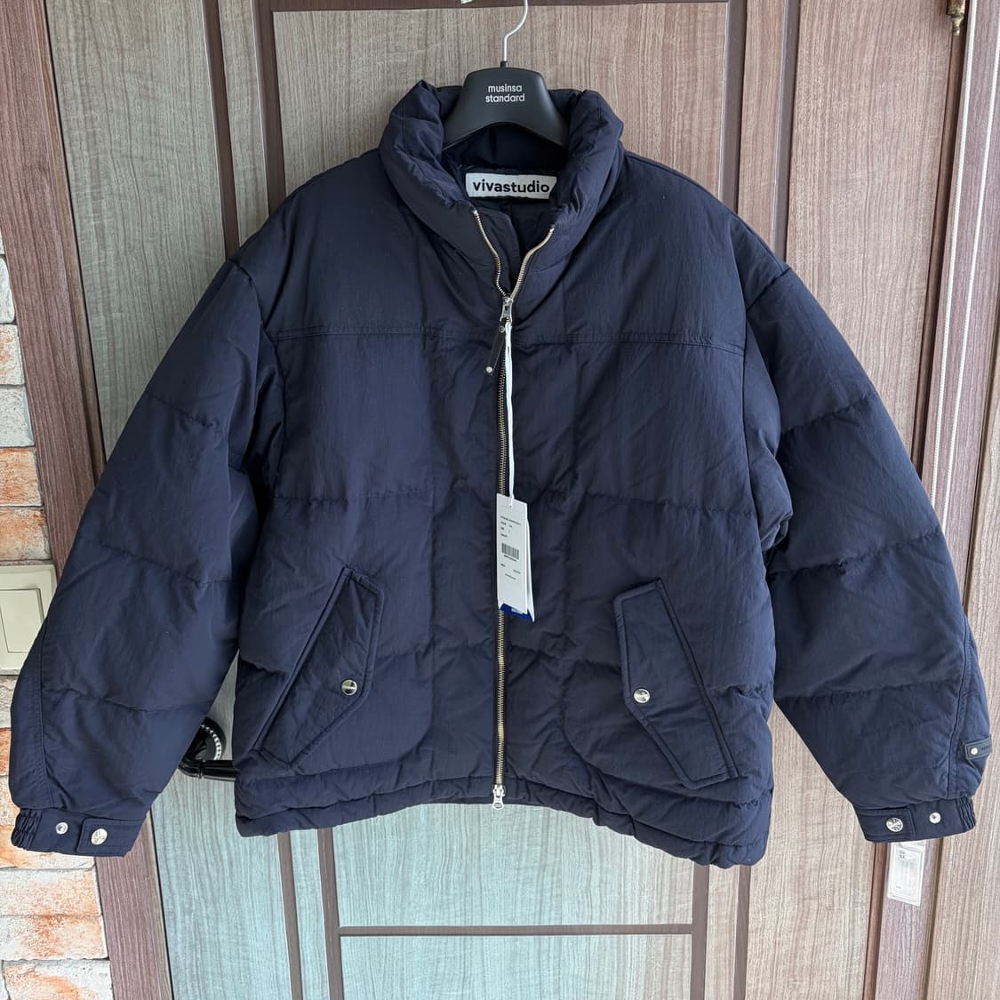 새상품(S)비바스튜디오 나일론 푸퍼 덕다운 패딩 네이비 상품이미지1