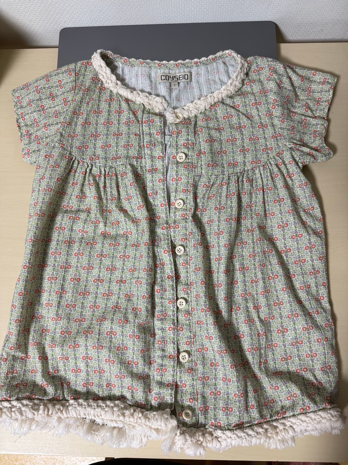 코이세이오 프런지 셔링 블라우스 라이트 그린 1 상품이미지2