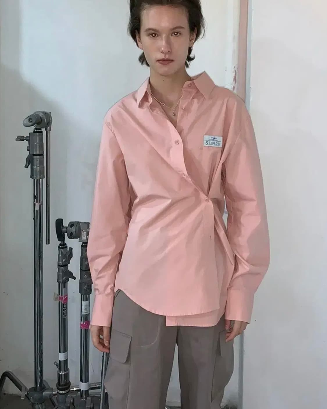 시눈 CLASSIC COTTON SHIRT 살몬 핑크 상품이미지3