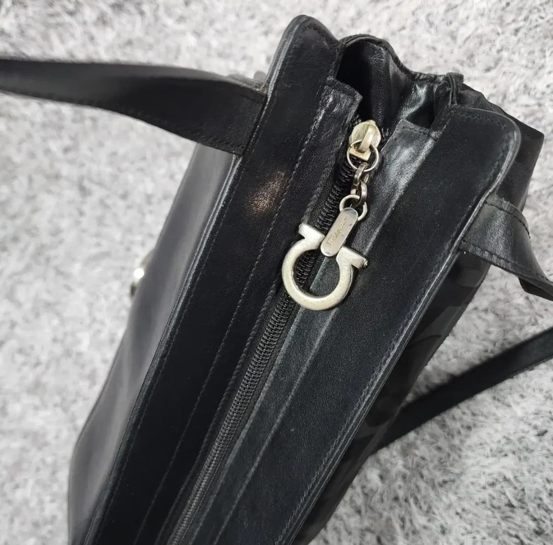 페라가모 나일론 숄더백 상품이미지5