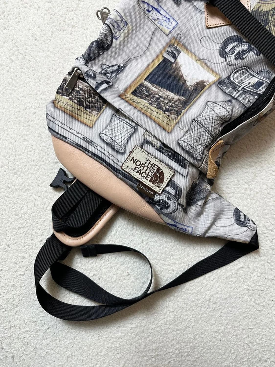 노스페이스 화이트라벨 패턴 프린팅 힙색 가방 A1690 상품이미지3