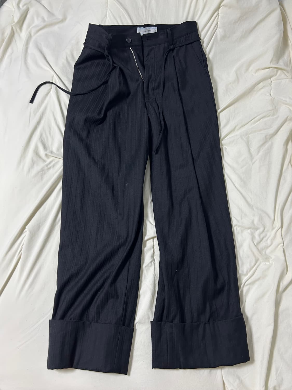 웨이비니스 딥 원턱 트라우저 상품이미지1