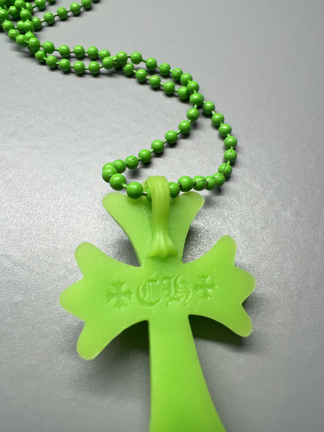 크롬하츠 실리크롬 CH 크로스 팬던트 그린 2022 상품이미지6