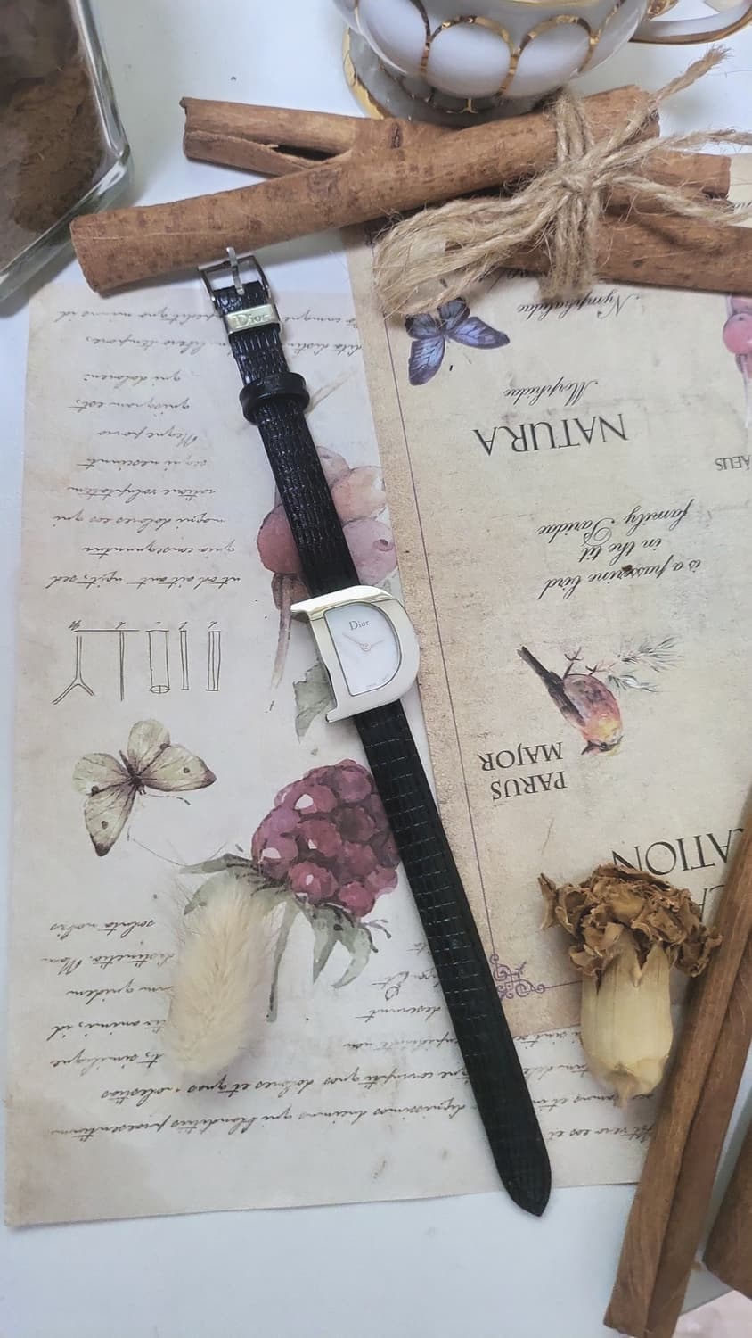 [특가상품] 정품 디올 심플리 디올 쿼츠시계 상품이미지3