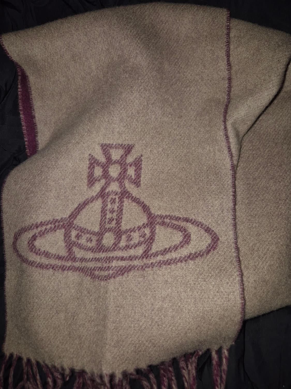 25FW 비비안 웨스트우드 더블 로고 울 머플러 카멜 상품이미지1