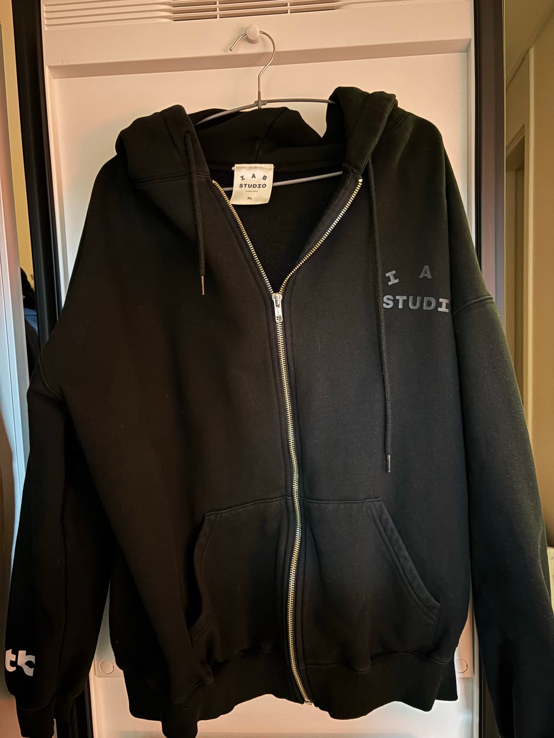 아이앱스튜디오 X JTBC 후드집업 상품이미지1