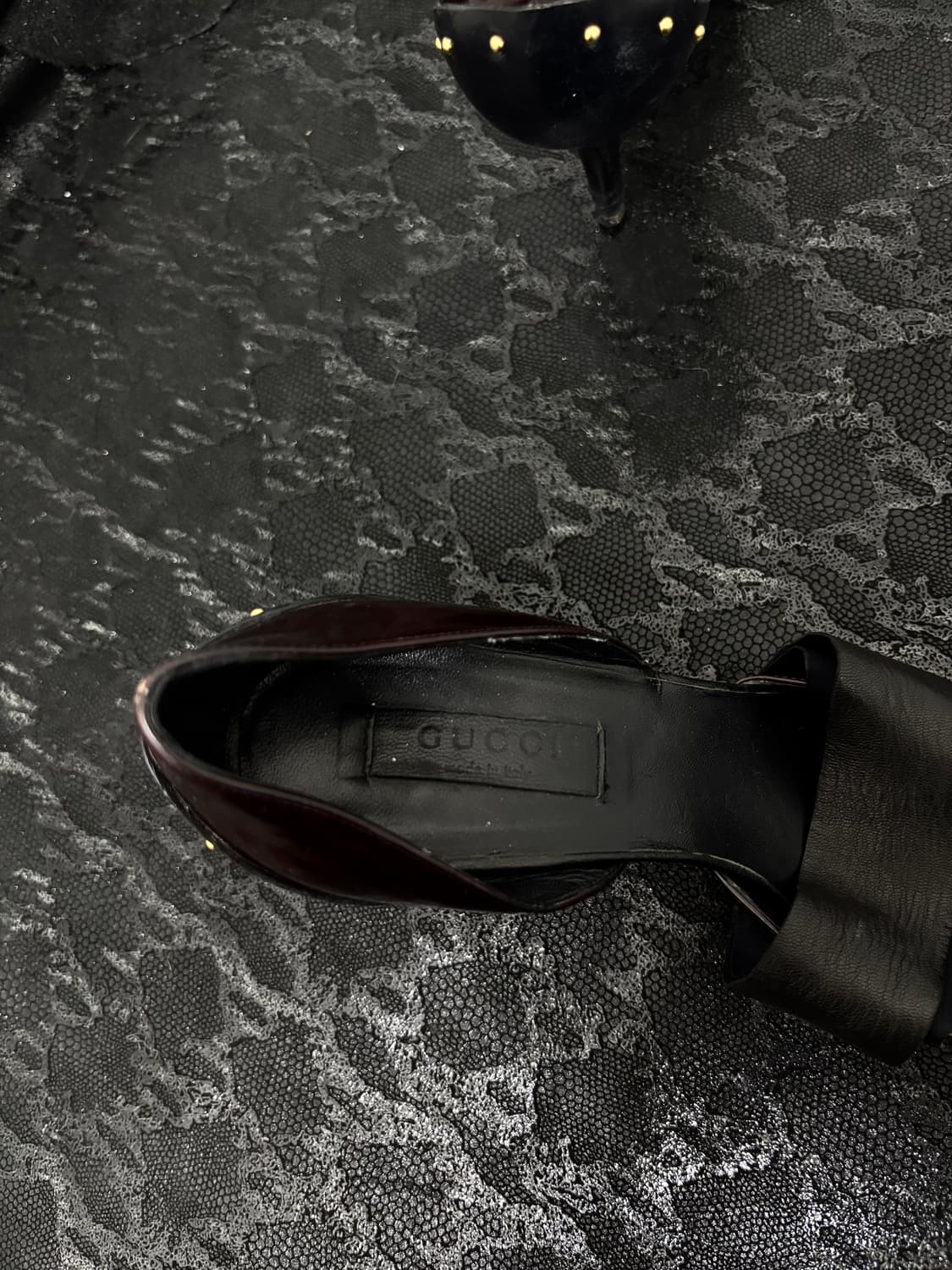 “GUCCI” Stud Detail Burgundy Shoes 상품이미지4