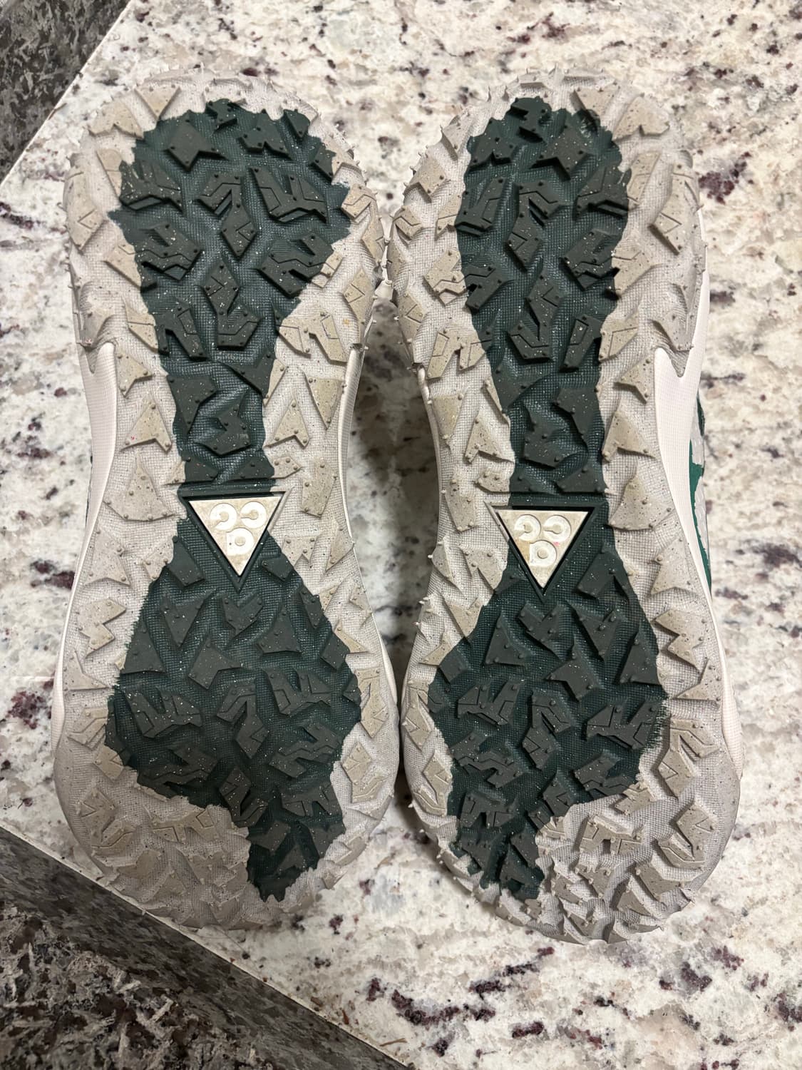 나이키 ACG 마운틴 플라이 2 로우 바이코스탈 빈티지 그린 280 사이 상품이미지5