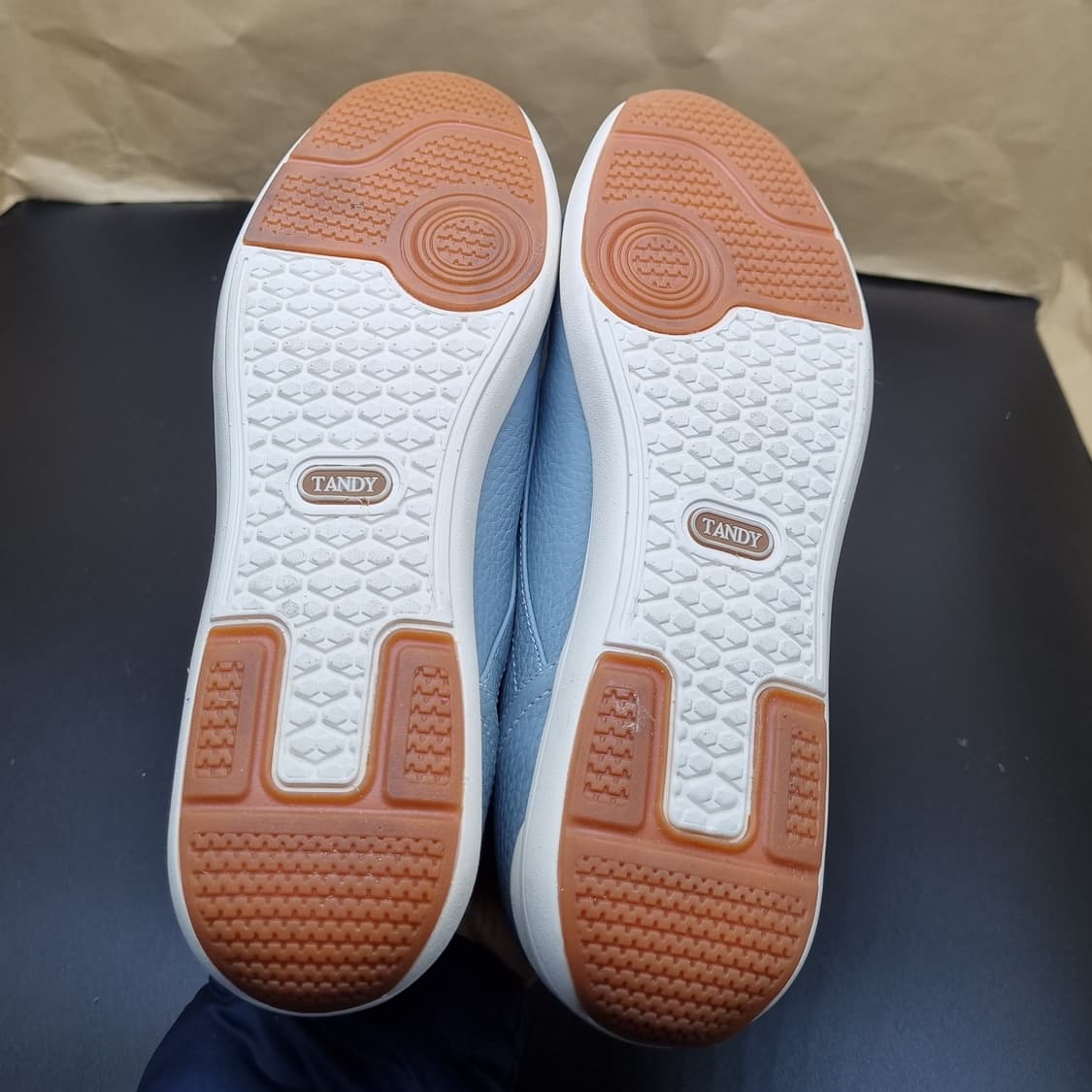텐디 여성스니커즈 실사이즈240 상품이미지3
