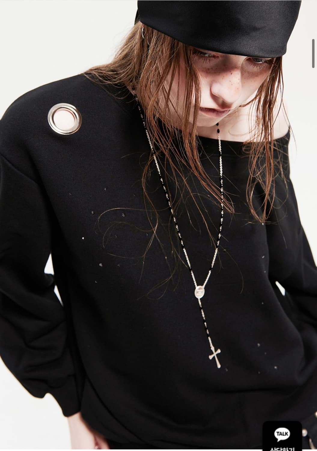 홀리넘버세븐 아일렛 큐빅오프숄더 맨투맨 상품이미지2