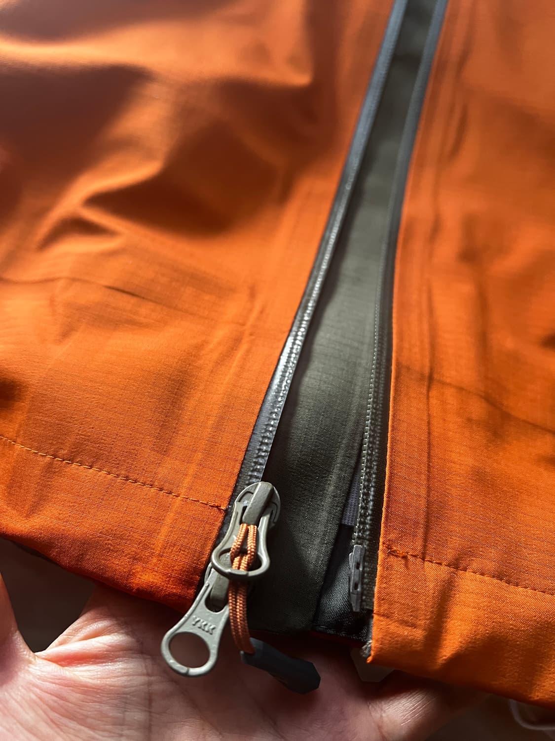 아웃도어리서치 바람막이  상품이미지8