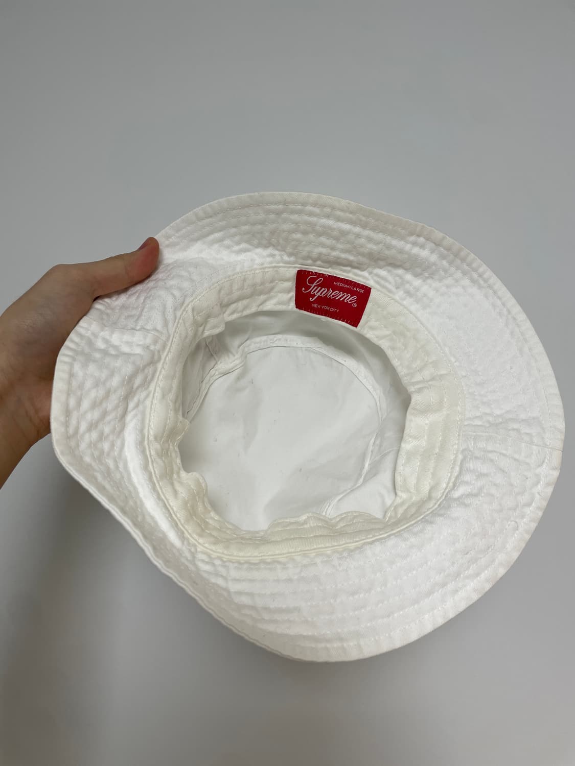 슈프림 버킷햇 입니다. 상품이미지2