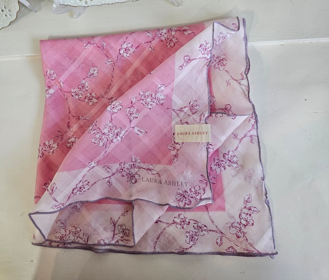 로라애슐리(LAURA ASHLEY) 벚꽃 딸기우유핑크 손수건 스카프 상품이미지1