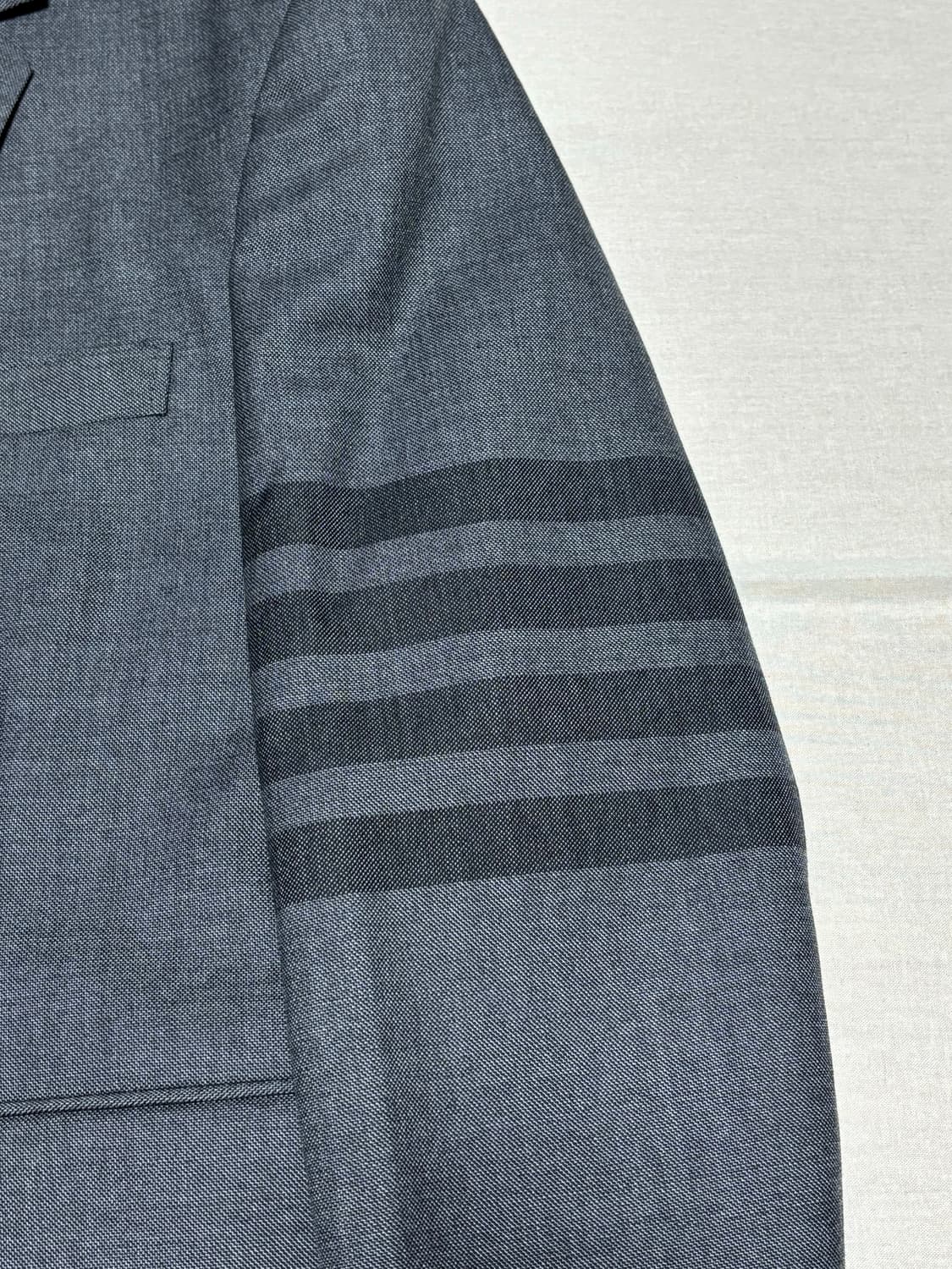 톰브라운 사선완장 블레이저 그레이 [3] 상품이미지2