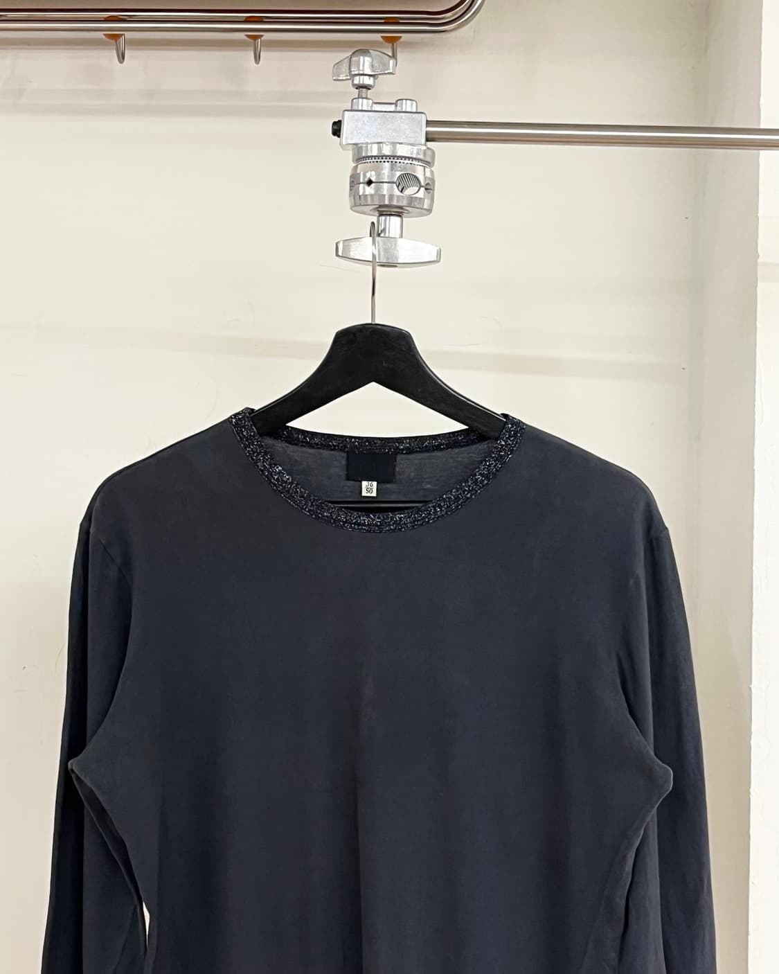 돌체앤가바나 블랙 글리터리 넥라인 롱슬리브 상품이미지2