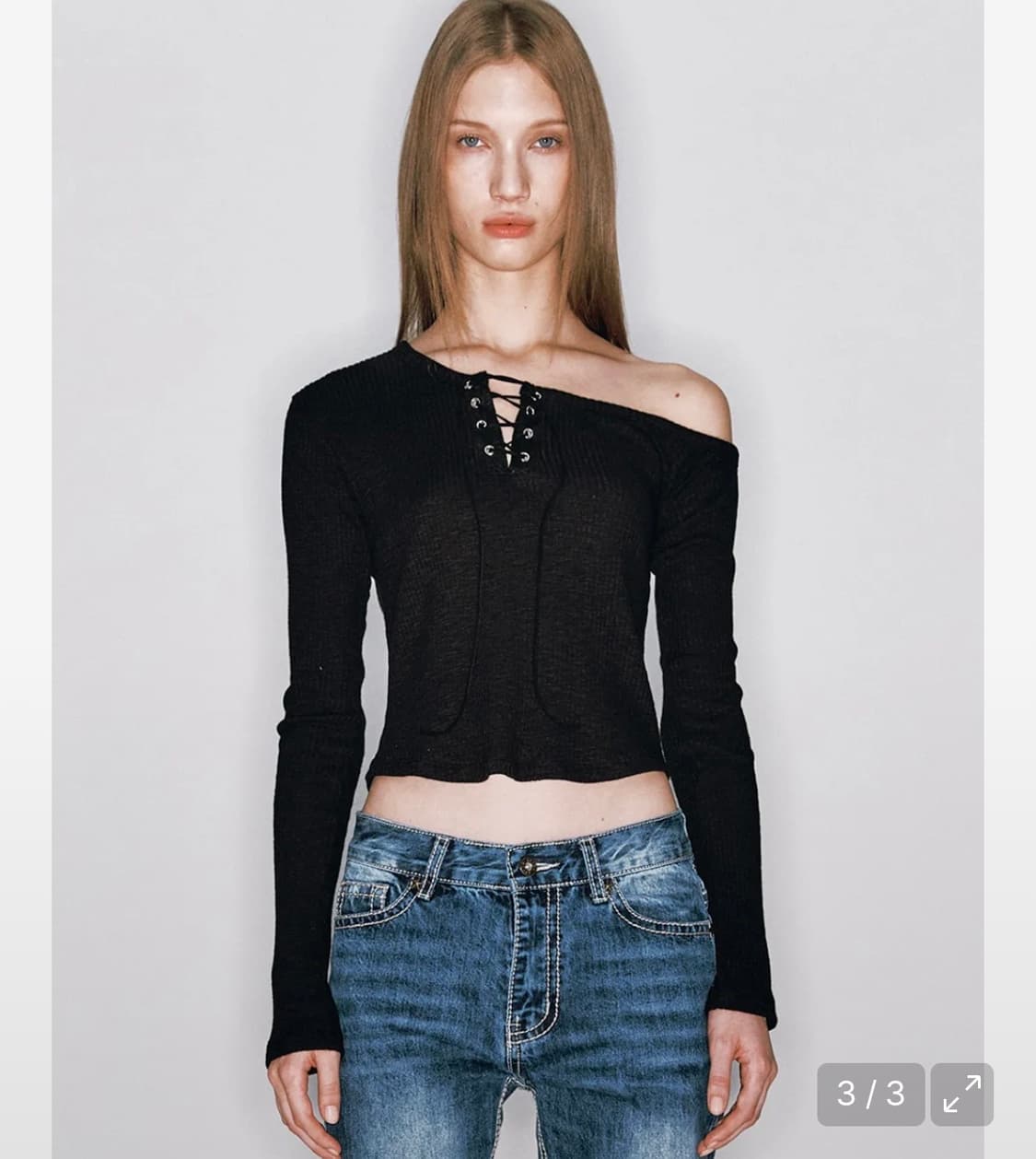 아수라 레이스 업 원숄더 티 블랙 (윈터 착용) 오프숄더티 상품이미지5