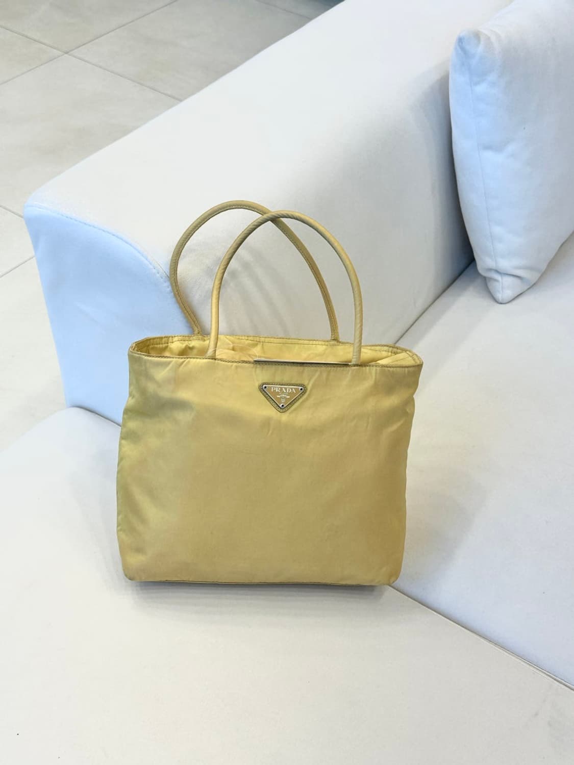 프라다 포코노 옐로우 숄더백 (정품) 상품이미지1