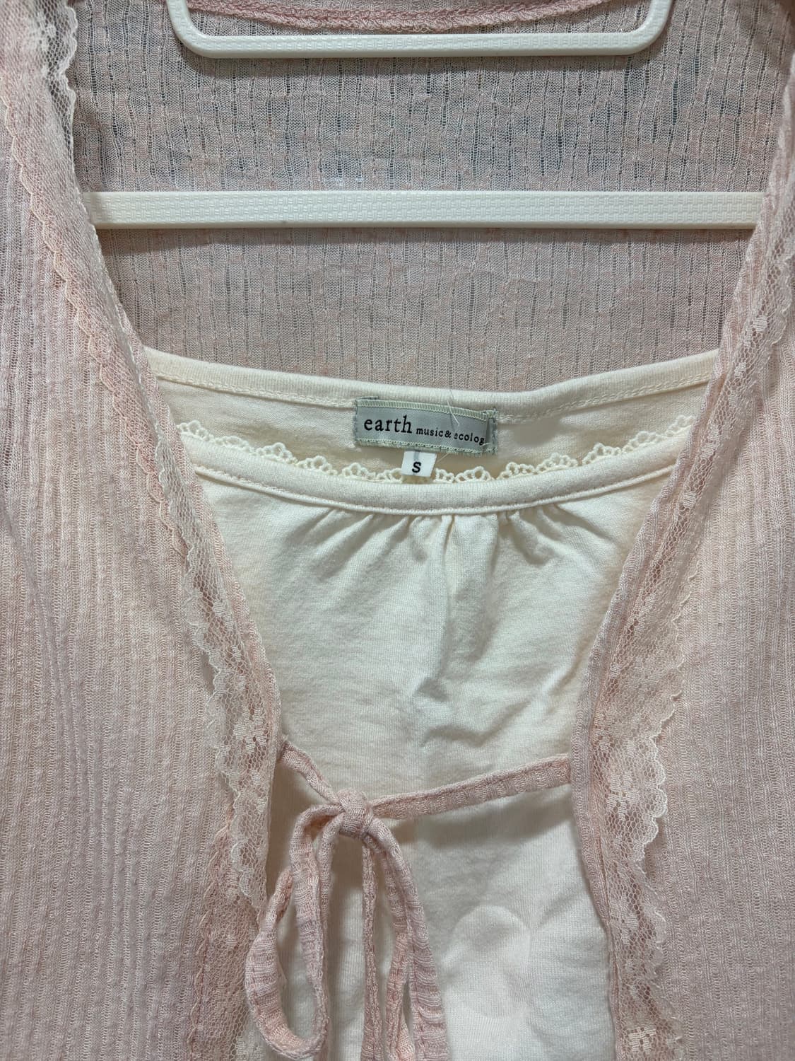 딸기초코 set 🍓🍫 핑크 가디건 + 어스뮤직 나시 + gap 스커트 상품이미지2