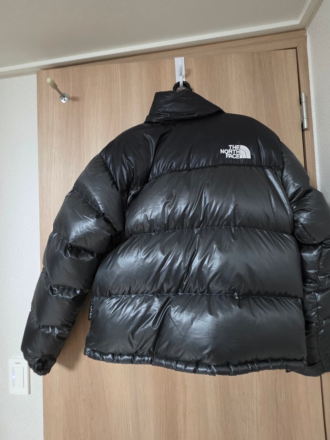 퀀텀눕시 2024 실버그레이 100(L) 팝니다. 상품이미지4