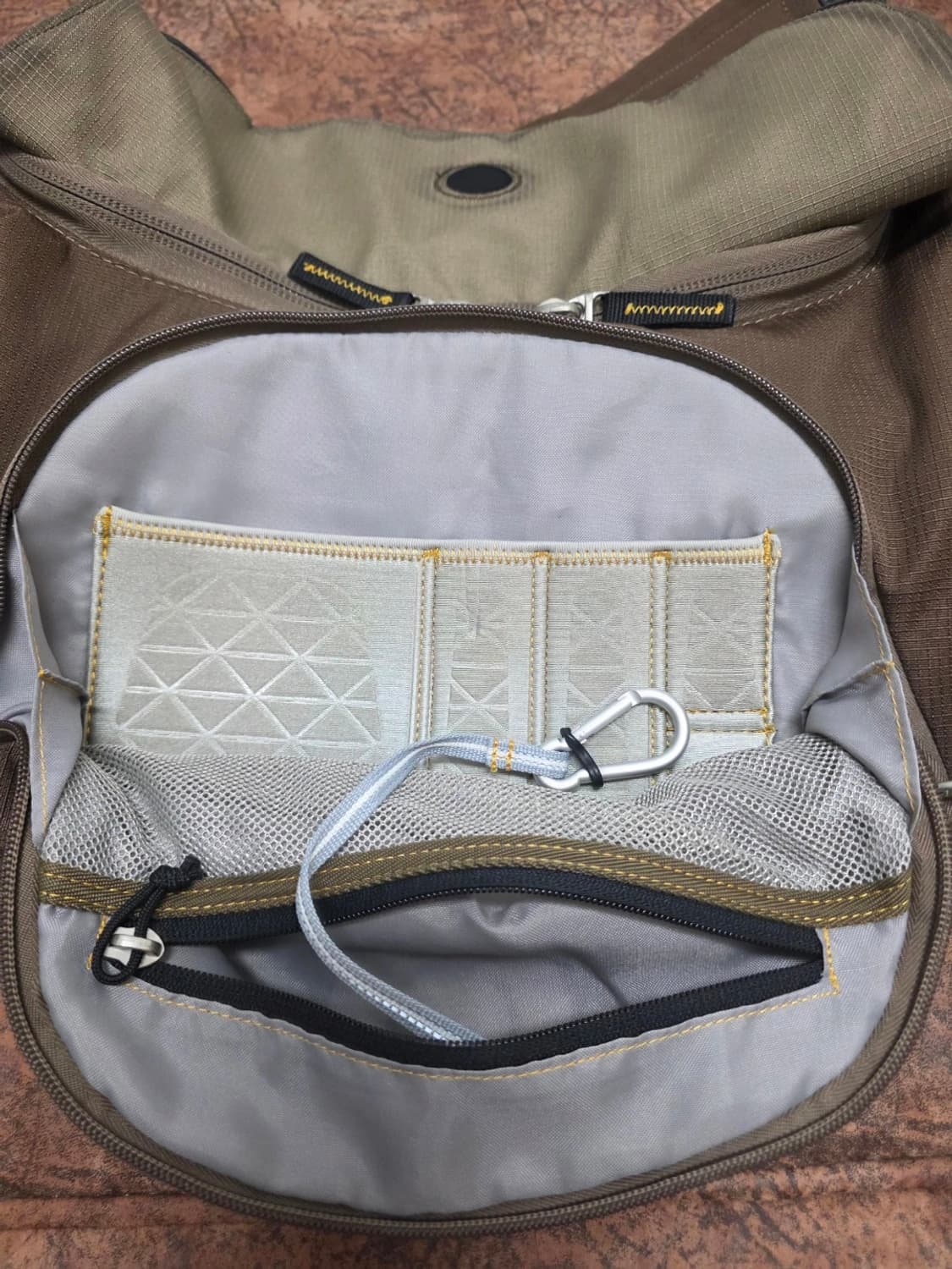 KEEN 킨 메신저백 크로스백 상품이미지7