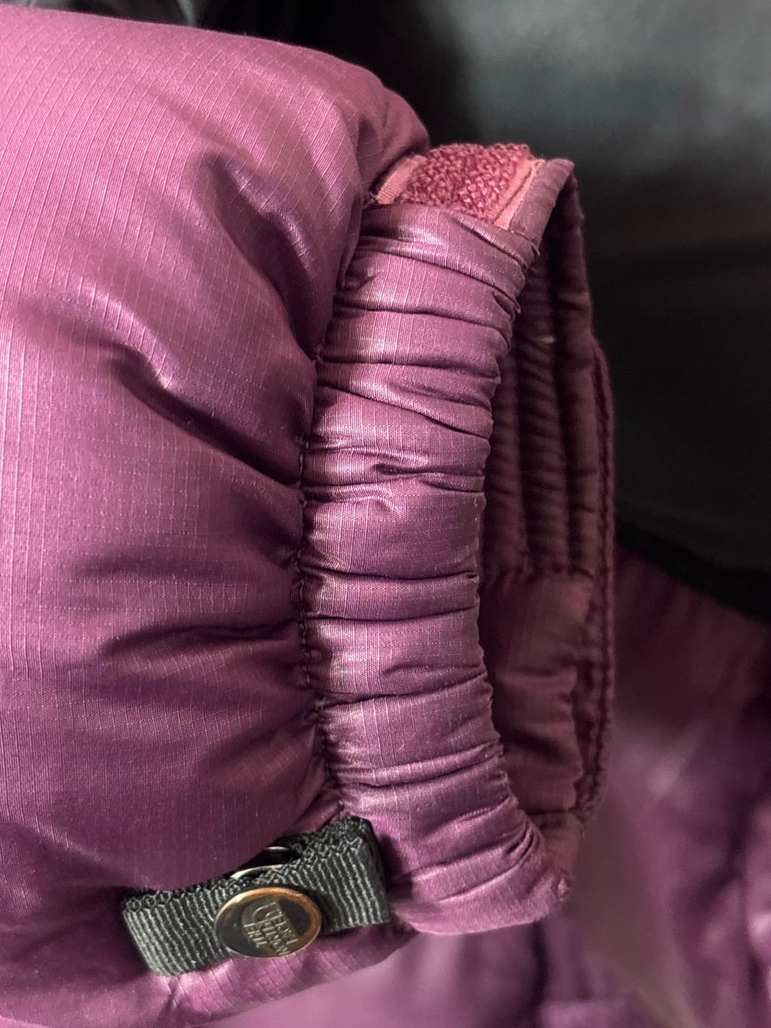 라이즈 성찬 착용 노스페이스 눕시 퍼플 패딩 S-M사이즈 상품이미지5