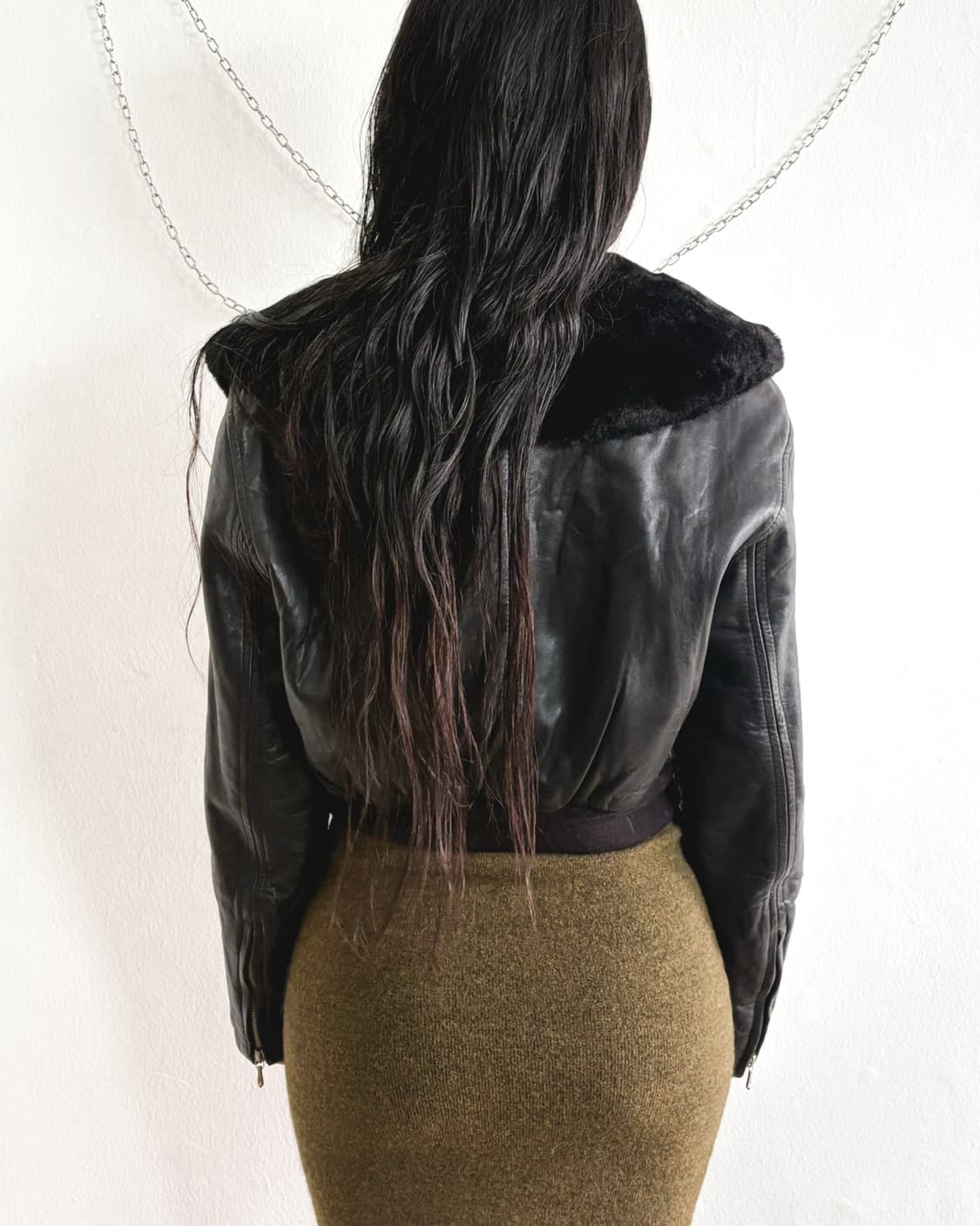 unknown uk asymmetric 퍼 칼라 크롭 레더 봄버 상품이미지3