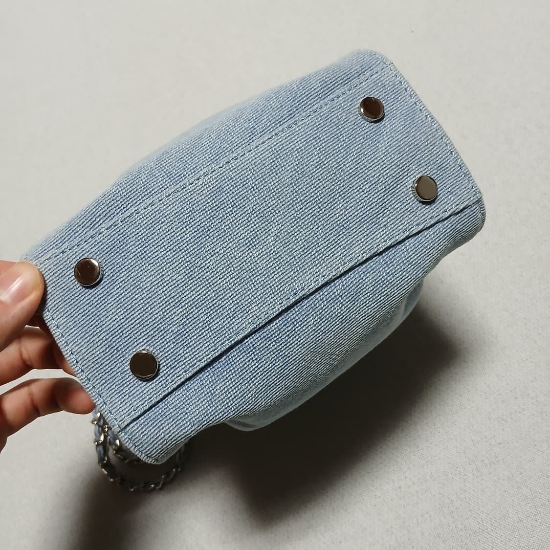 질스튜어트 코코체인 데님 미니 숄더백 크로스백 복조리 상품이미지5