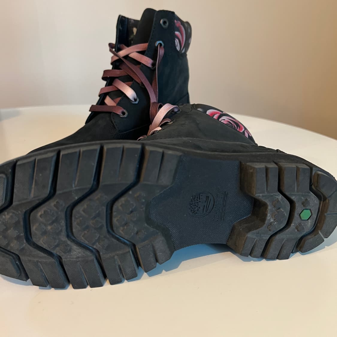 팀버랜드 루시아 웨이 6인치 참 워터프루프 블랙 누벅 부츠 상품이미지5