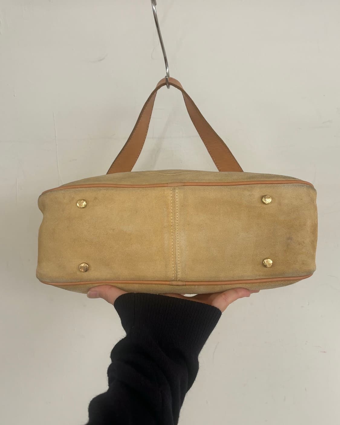 비비안 웨스트우드 베이지 스웨이드 숄더백 상품이미지6