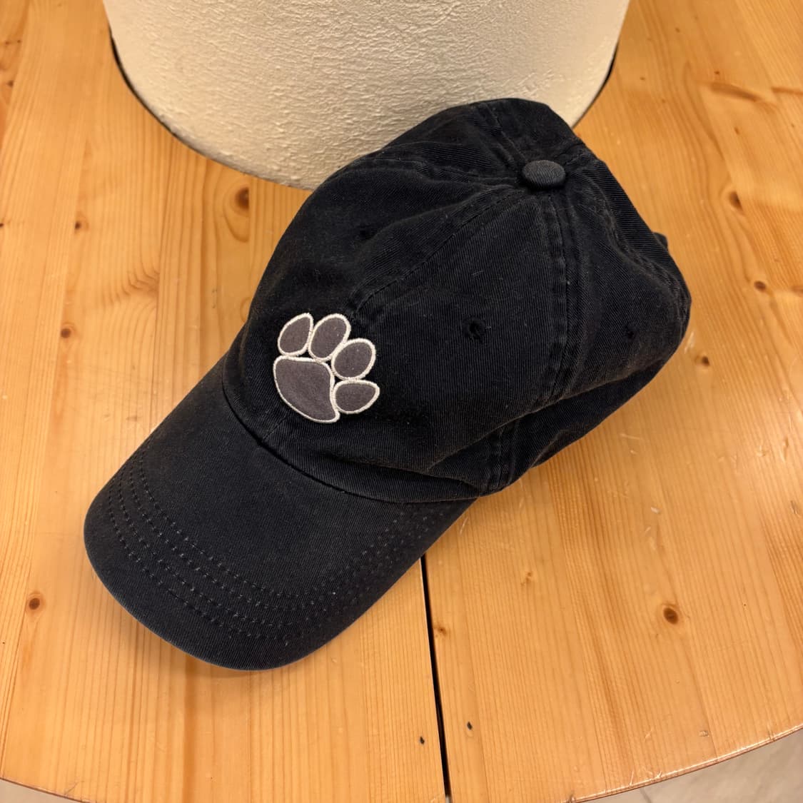 디스이즈네버댓 발바닥 자수 볼캡 상품이미지1