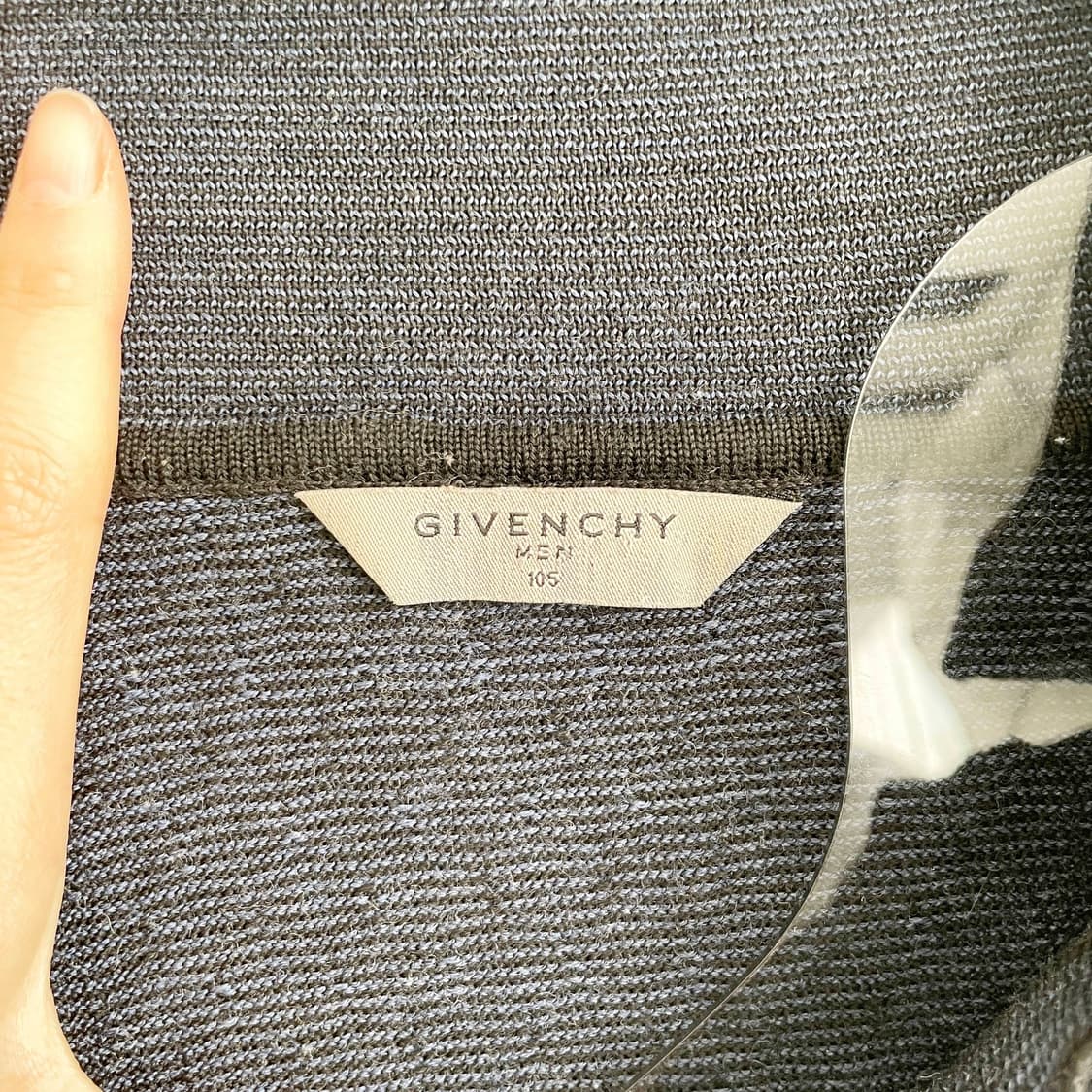 F2 지방시 맨 카라 니트셔츠 105사이즈 상품이미지4