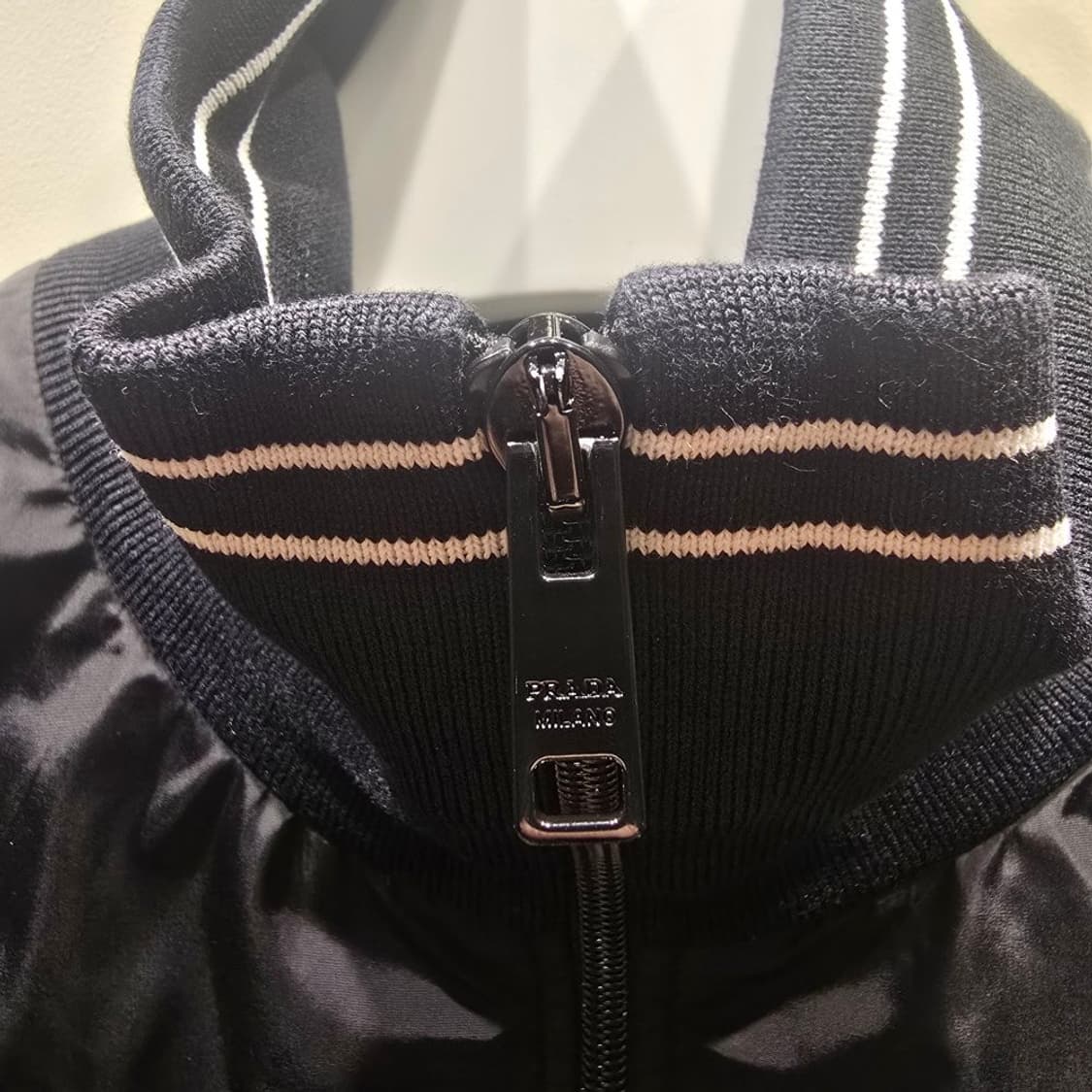 [중고/정품] 프라다 리나일론 코튼 집업 L 상품이미지4