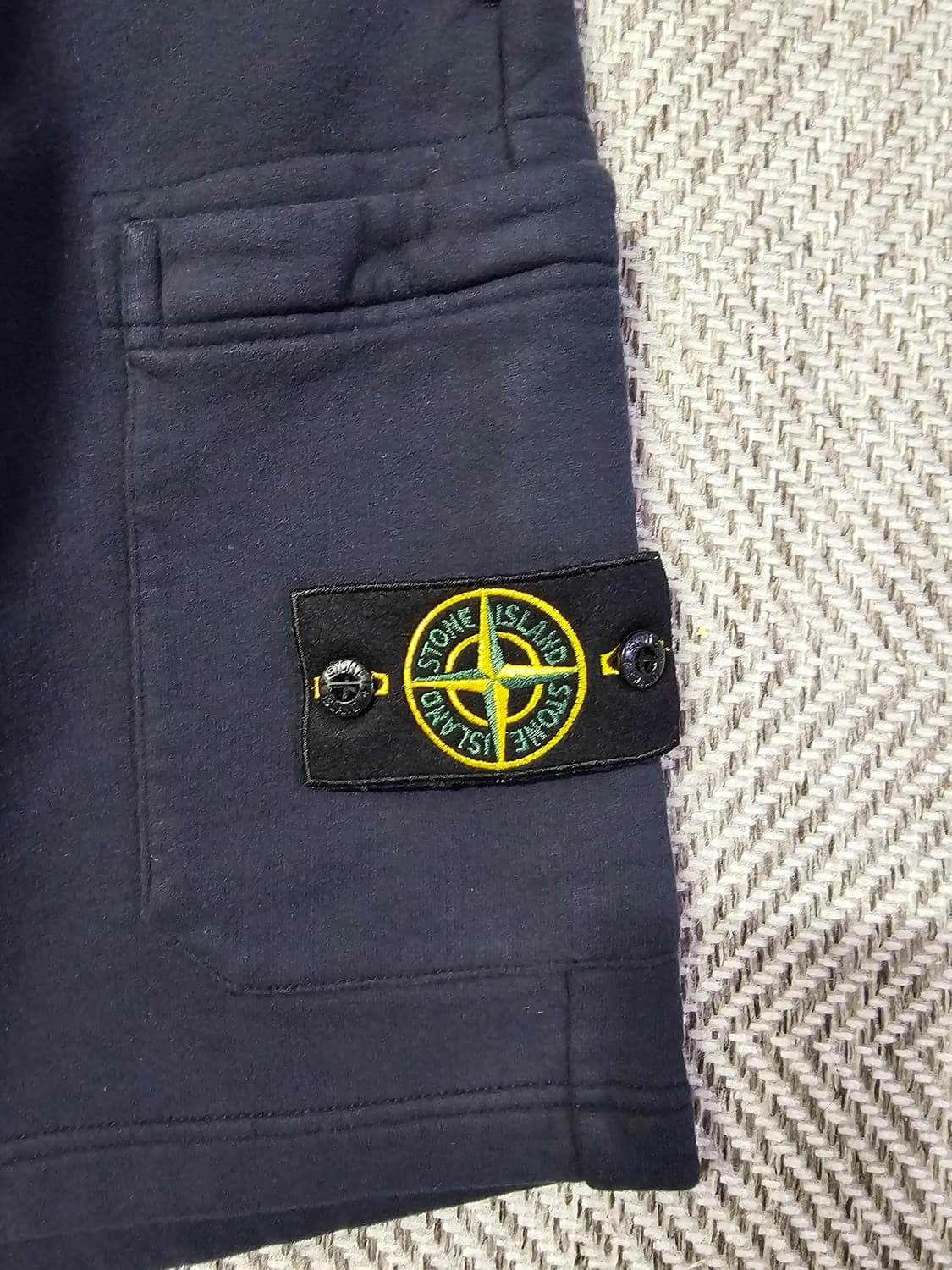 스톤아일랜드 브러쉬드 코튼 플리스 버뮤다 카고 쇼츠 팬츠 상품이미지2