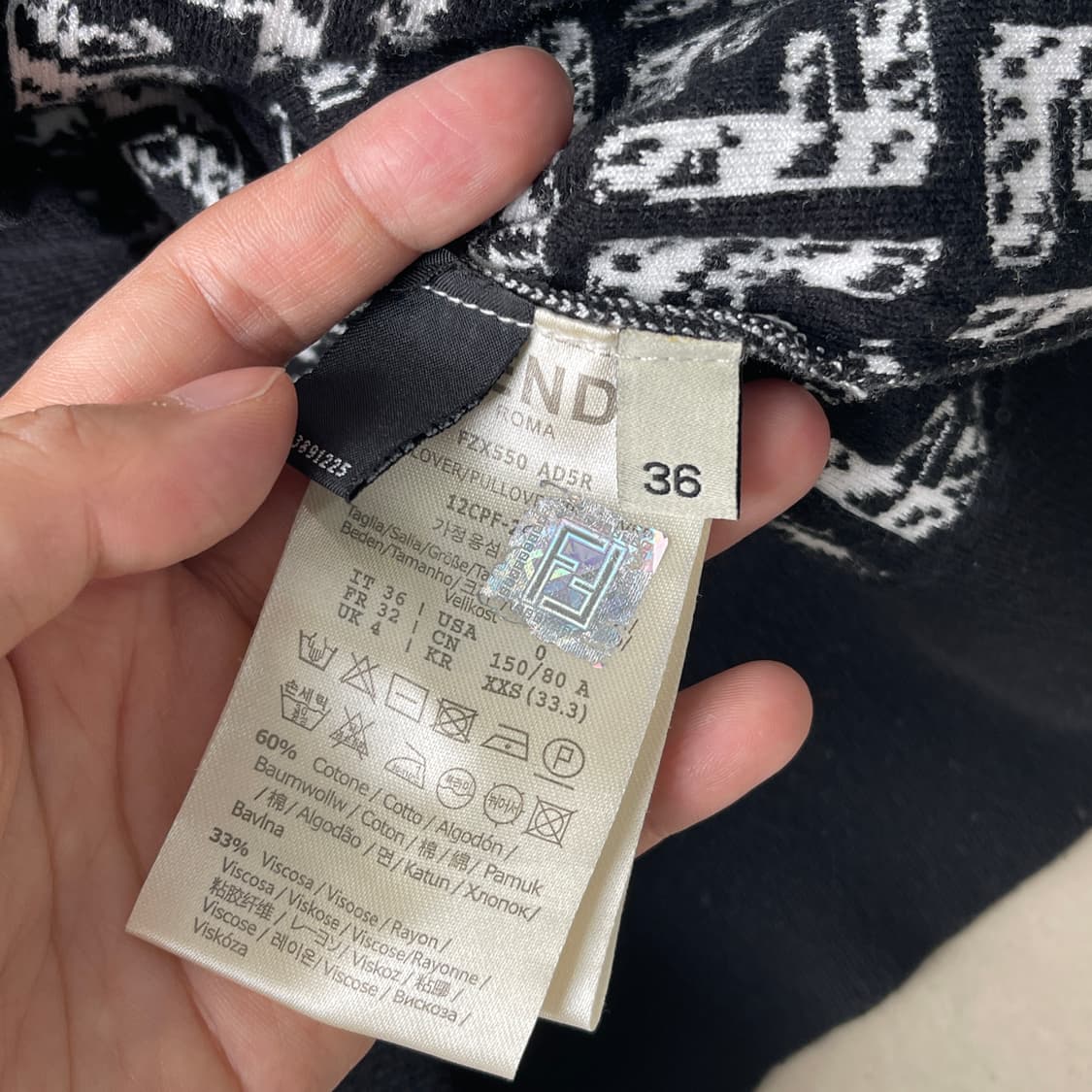 펜디 블랙 주카 크롭 니트 상품이미지4