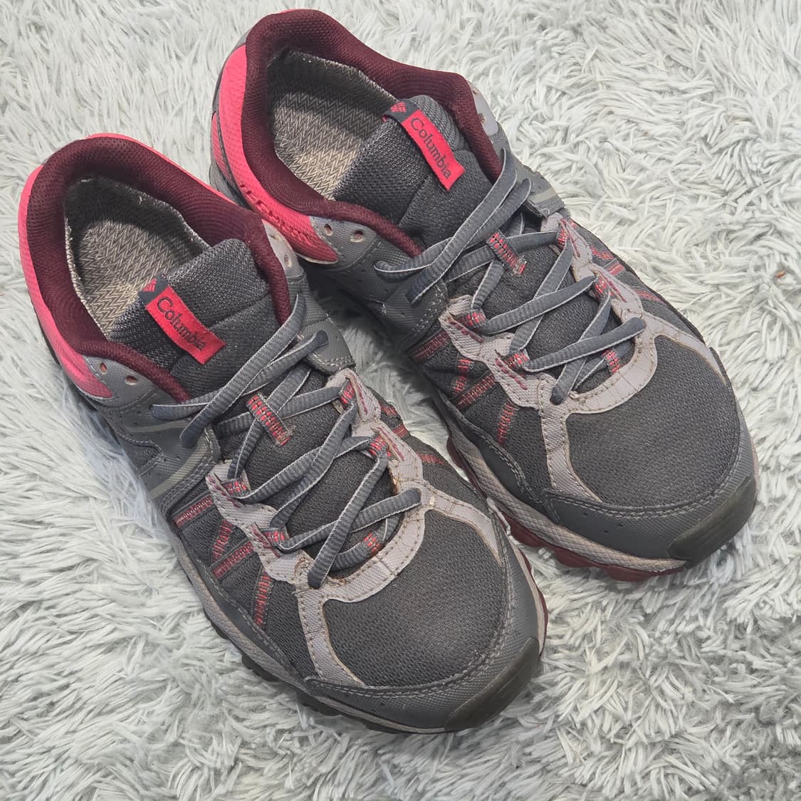 3q-18:컬럼비아 테크라이트 그레이 핑크 트레일 러닝화 (240mm) 상품이미지5