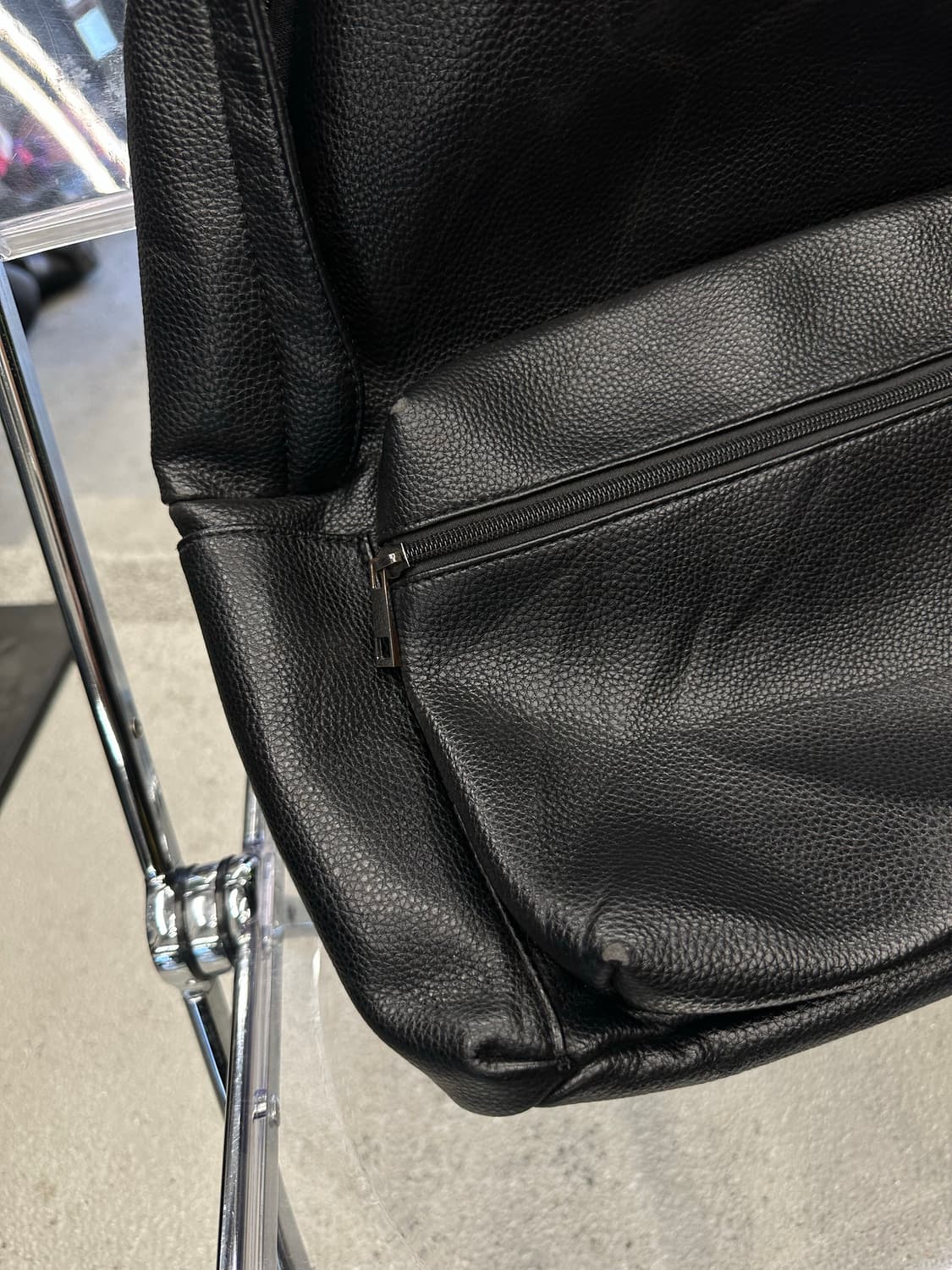 black leather backpack 상품이미지7