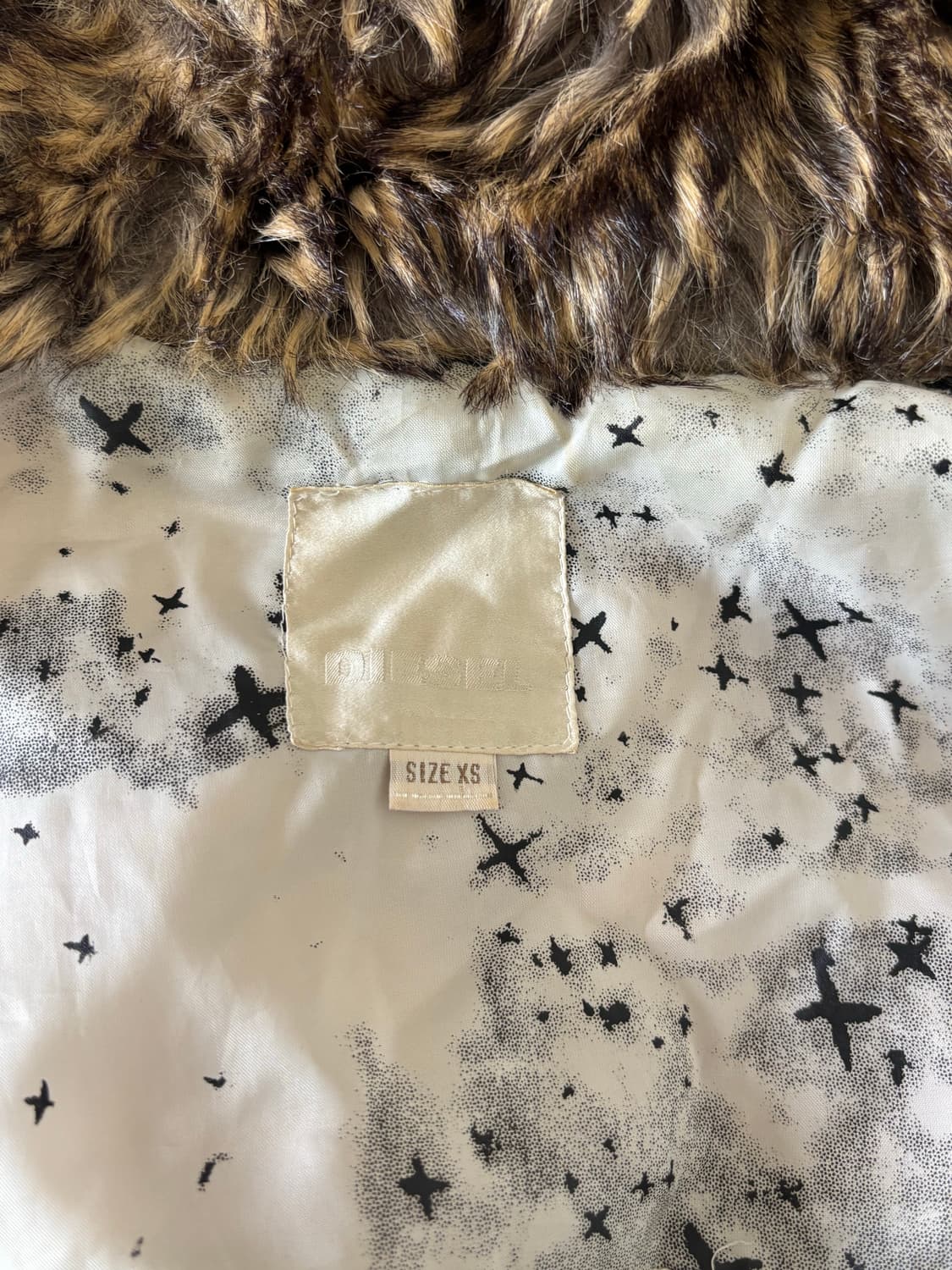 디젤 퍼 후드 숏 점퍼 상품이미지3