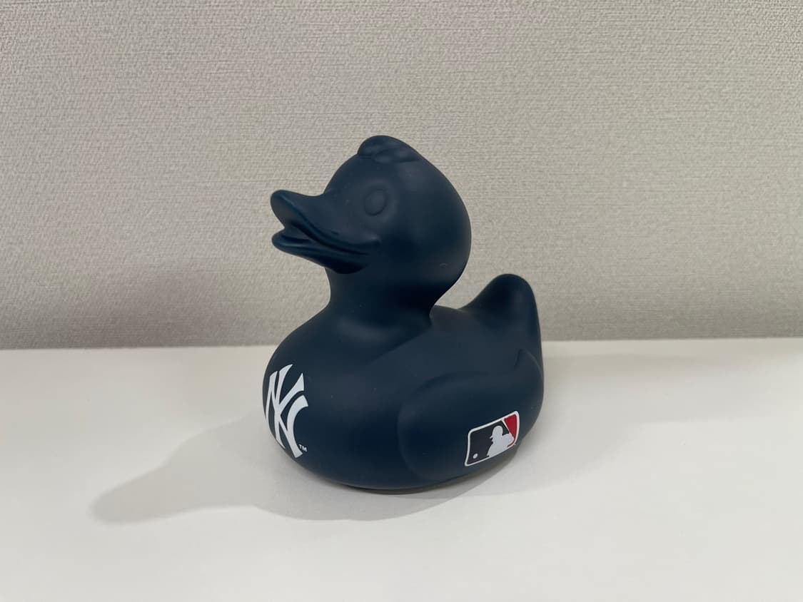 MLB x 소프넷 FCRB 러버 덕 NY 양키스 상품이미지1
