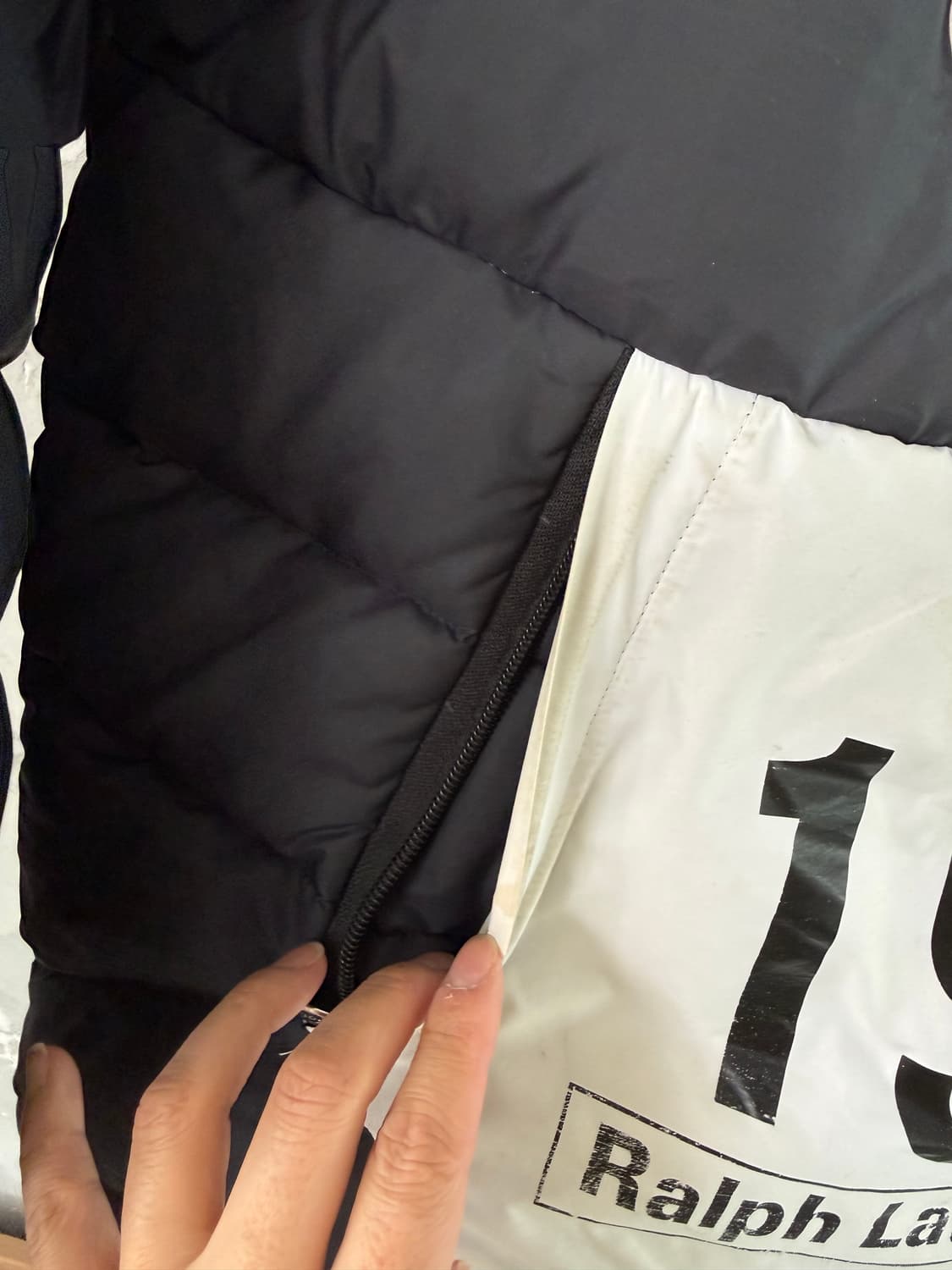 폴로 랄프로렌 스타디움 다운 패딩 판매합니다.
M[실측105~110] 상품이미지6