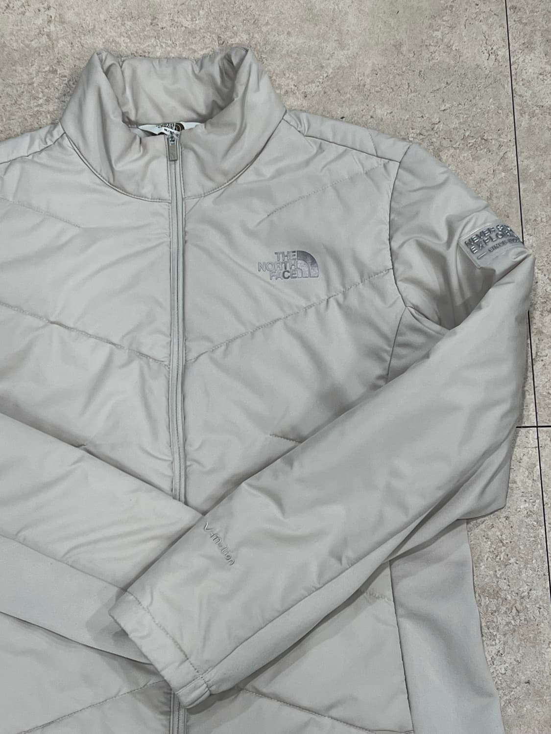노스페이스 우먼스 화이트라벨 스피릿 브이모션 자켓 베이지 상품이미지4