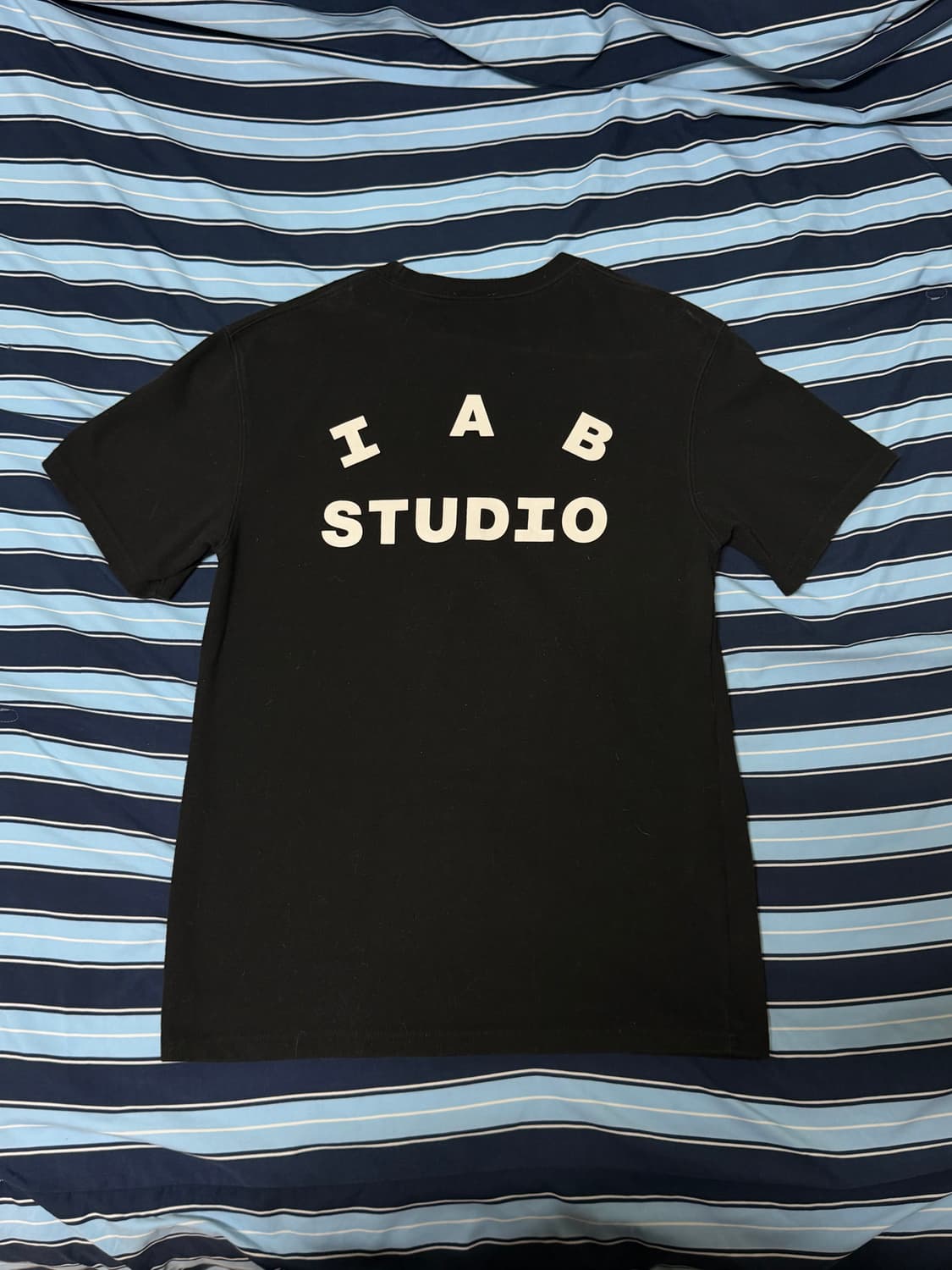 IAB STUDIO 블랙 로고 반팔 티셔츠 상품이미지2