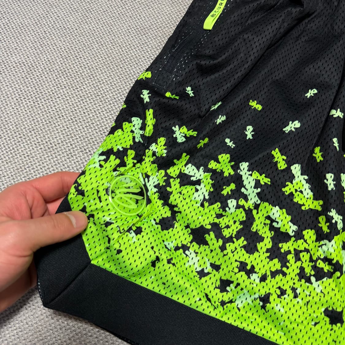 언더아머 커리 반바지 형광 메쉬 상품이미지3