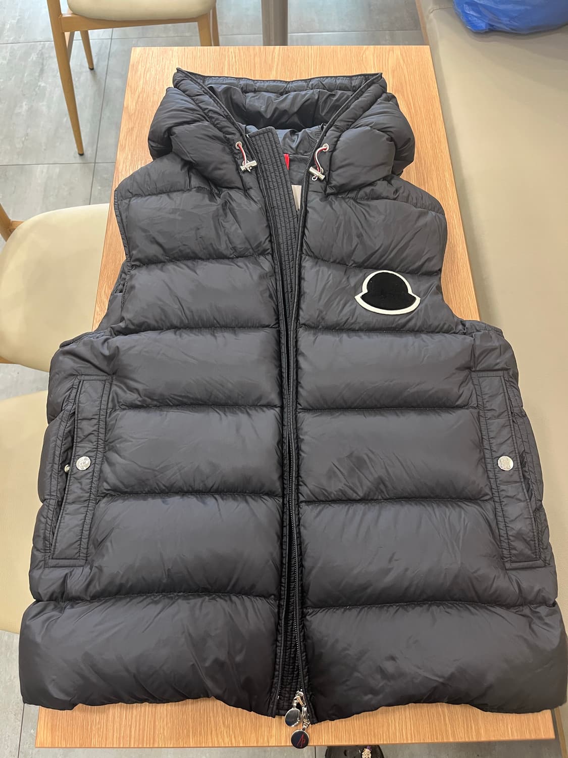 [백화점판] (4) 몽클레어 패딩조끼 상품이미지1