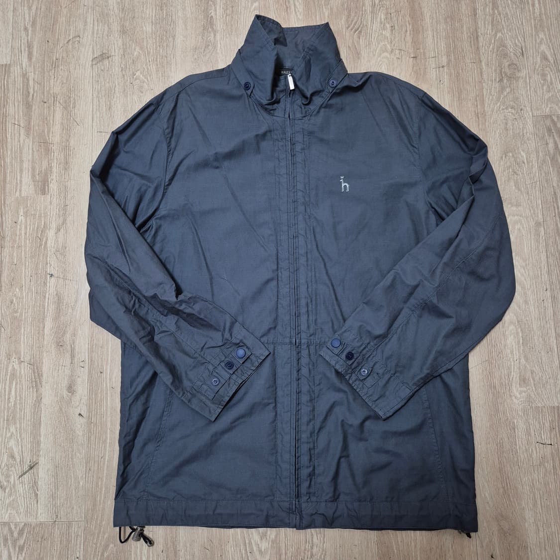 헤지스 자수로고 바람막이 집업자켓 상품이미지1