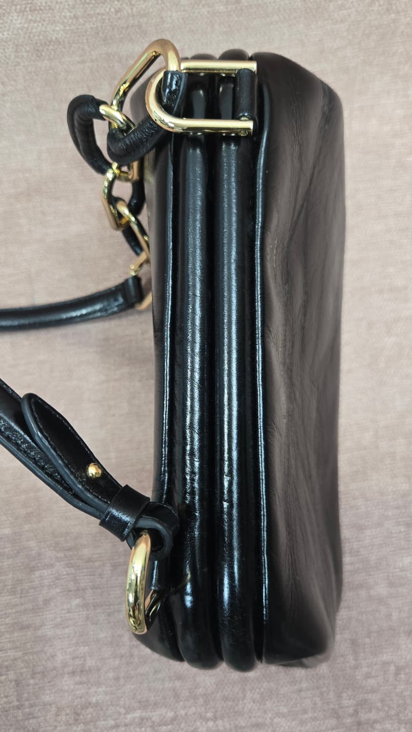 루이까또즈 미착용제품 블랙레더 숄더백 상품이미지3