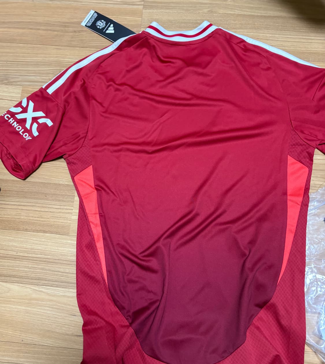 24/25 맨유 홈 유니폼 s사이즈 새상품 상품이미지3